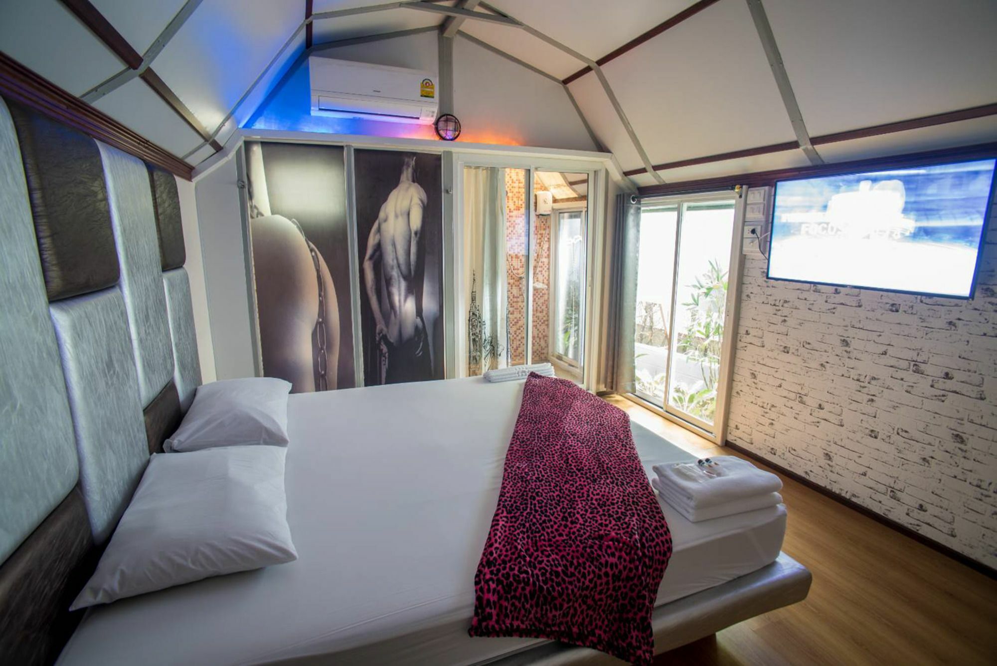 Kurina Hotel (Adults Only) Банкок Екстериор снимка